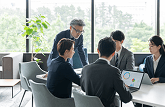 貴社でどのようにAI活用、DXを推進していくのかを他社の事例などを踏まえてご説明いたします。