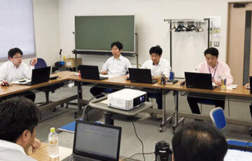 連動型人事制度で自ら考え、行動する人材を育てる