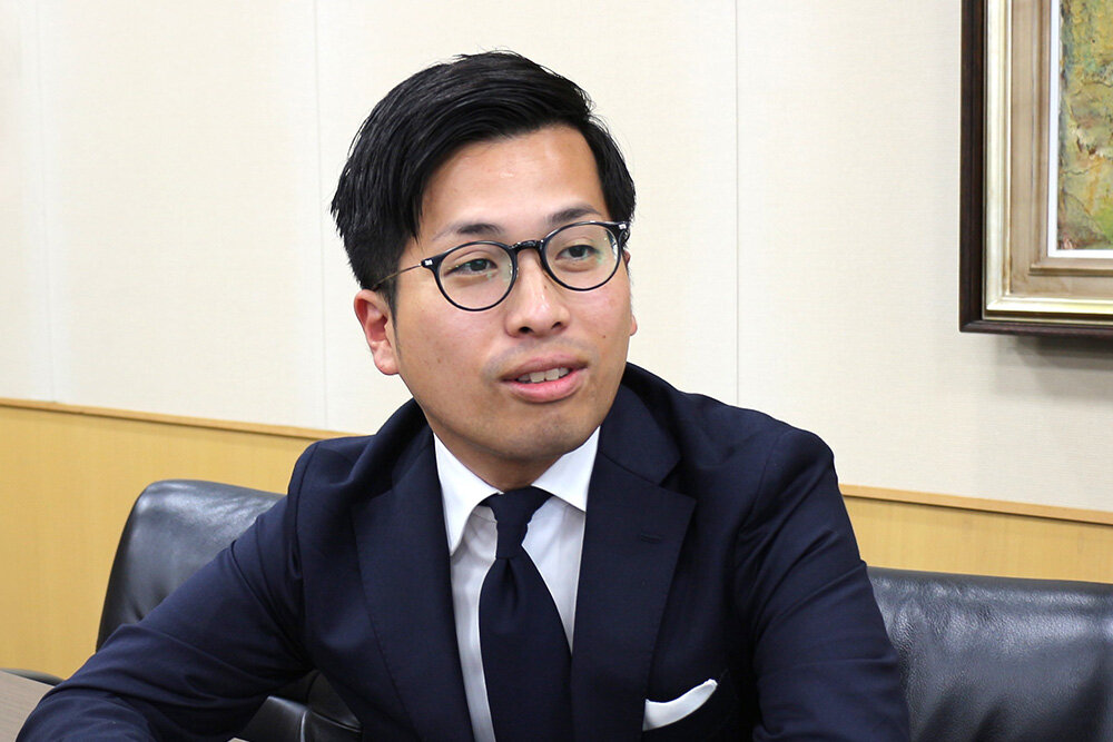 コンサルタント紹介｜M&Aコンサルティング事業部長 チーフマネジャー 岡本 聖平
