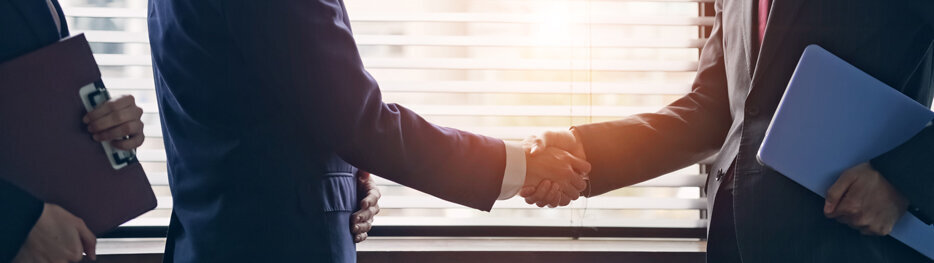 株式譲渡とは？　その特徴や事業譲渡との違い｜M&Aの株式譲渡とは？トラブル回避のための事前チェックリスト